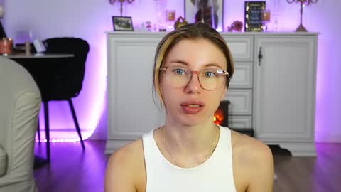 Aelia online show from October 28, 5:57 am