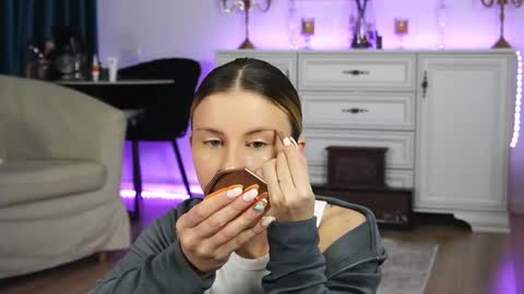 Aelia online show from January 15, 5:57 am