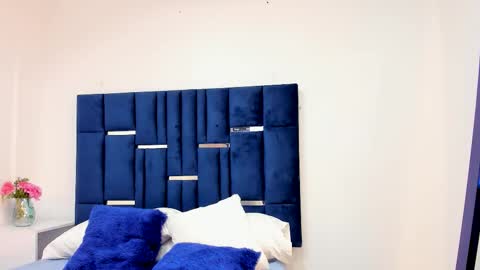 A F R O D I T A  E V A N S online show from February 24, 3:43 pm