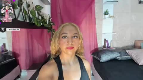 Agatadelphine online show from March 1, 1:29 pm