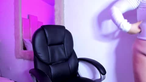 Agatha online show from December 3, 1:24 pm