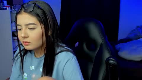 Snapshot of agatha_riccie chatting on October 22, 12:59 am Cat online show from October 22, 12:59 am