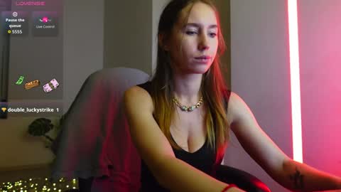 Agelina Lilly Laura online show from December 5, 9:27 pm