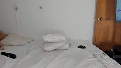 karoline  online show from December 4, 10:54 pm