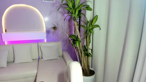   online show from December 14, 2:17 am