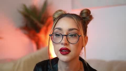  Aileen  online show from October 26, 7:53 pm