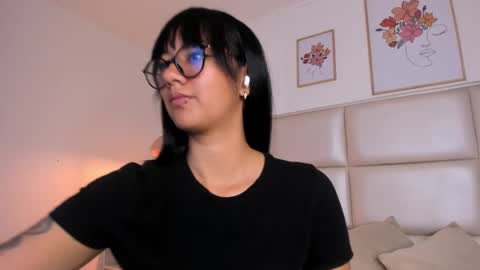 Snapshot of aily_yozuko chatting on February 20, 2:51 am Aily Yozuko online show from February 20, 2:51 am
