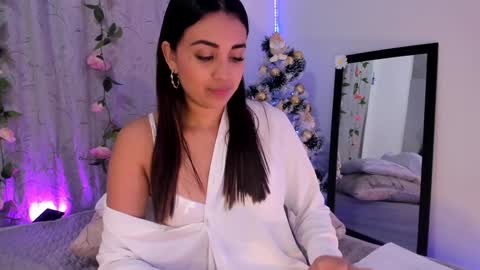 Snapshot of aisha_es chatting on December 29, 3:13 pm Aisha online show from December 29, 3:13 pm