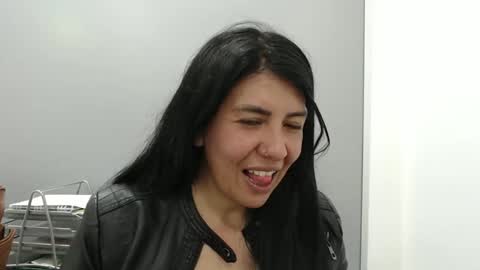 Katie   online show from March 4, 5:24 pm