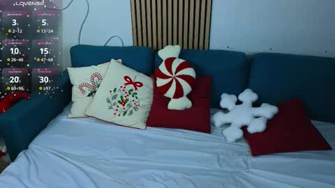 Aisha online show from December 19, 4:32 pm