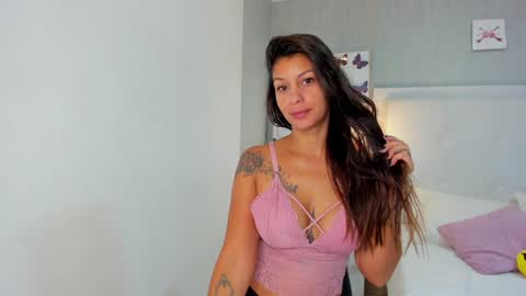 aishawild online show from January 25, 12:41 pm