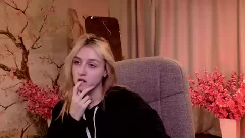 aishiro online show from November 24, 6:04 am