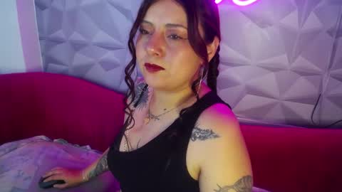 Aitana  online show from April 15, 1:22 pm