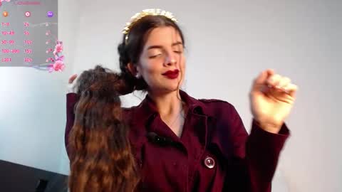           online show from November 6, 10:10 am