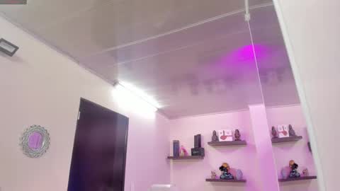 Maeve  online show from March 8, 11:03 am