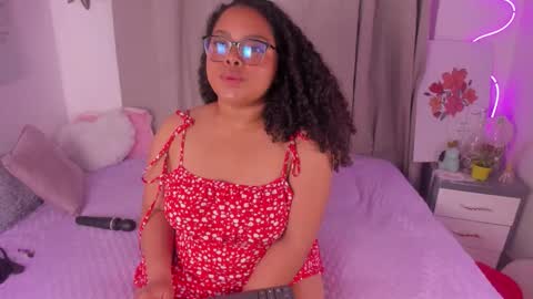 Alana Gmez  online show from February 28, 9:25 pm