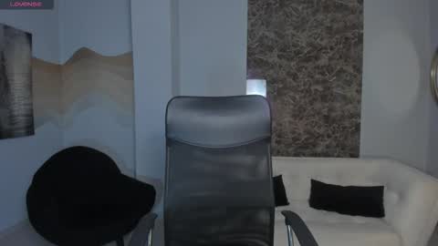 Alana online show from January 17, 11:40 am