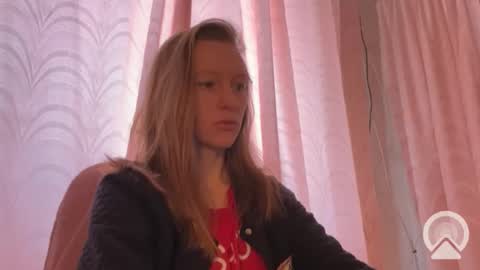 Snapshot of alane26 chatting on February 26, 9:33 am Elisa online show from February 26, 9:33 am