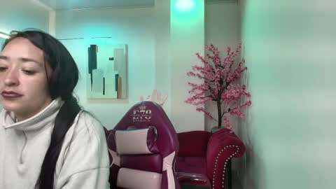 Alanna  online show from April 28, 3:21 am