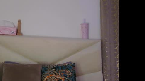 AllylicArabis online show from April 12, 1:47 pm