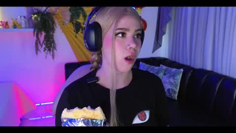 albaandthayron online show from November 18, 12:06 pm