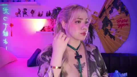 albaandthayron online show from January 17, 12:23 pm