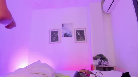 Alejandra online show from April 6, 11:44 am