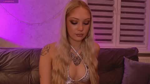 Snapshot of aleksacandy chatting on October 23, 4:29 am aleksacandy online show from October 23, 4:29 am