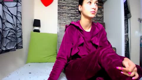 Snapshot of alesiasensual chatting on March 10, 8:17 am AlesiaSensual online show from March 10, 8:17 am