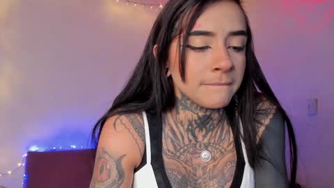 Snapshot of alessafrost_ chatting on December 24, 12:44 am Onlyfans Babykarma6 online show from December 24, 12:44 am