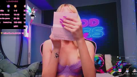 alessiacroft online show from September 13, 4:53 am