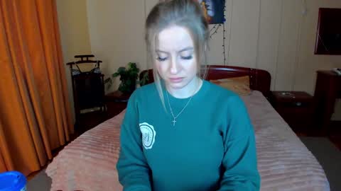 Snapshot of alexa_glory chatting on February 2, 12:24 pm Alexa online show from February 2, 12:24 pm