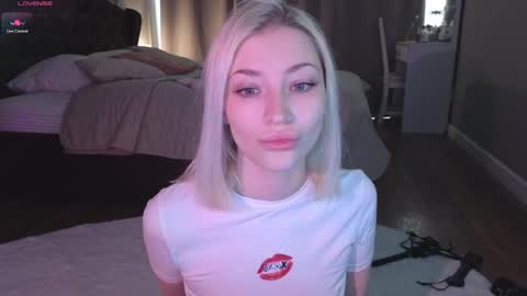 Snapshot of alexa_novak chatting on October 11, 2:27 am Alexa online show from October 11, 2:27 am