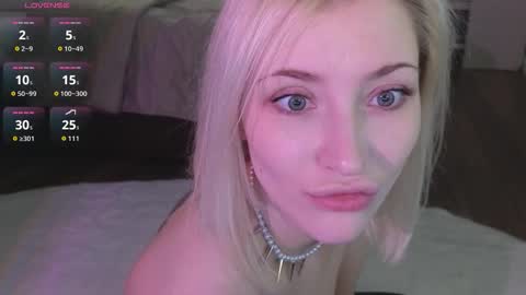 Snapshot of alexa_novak chatting on October 12, 2:36 am Alexa online show from October 12, 2:36 am