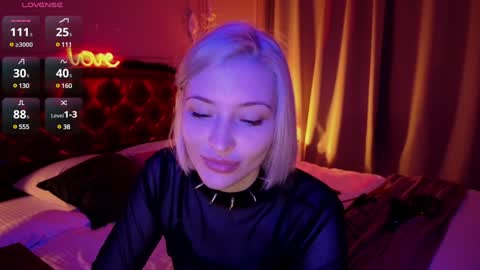 Snapshot of alexa_novak chatting on December 22, 1:33 am Alexa online show from December 22, 1:33 am