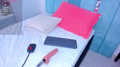 Snapshot of alexaa_small chatting on March 11, 11:44 am alexaa_small online show from March 11, 11:44 am