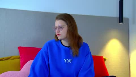 AlexaAvery online show from June 14, 6:14 am