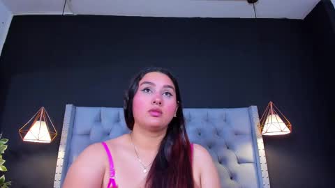 Snapshot of alexamora__ chatting on September 15, 11:40 am C A M I L A  online show from September 15, 11:40 am