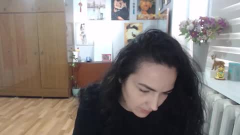 AlexisMillers online show from April 17, 1:24 pm