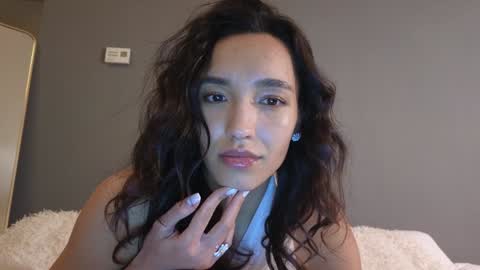 Snapshot of alice_bane chatting on January 15, 10:24 pm A R Y A  T I A online show from January 15, 10:24 pm