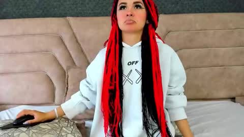 alice foxred online show from March 10, 6:28 am