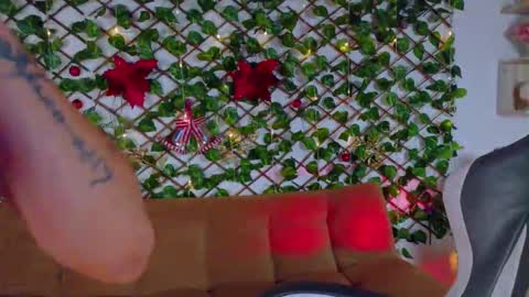 alice_rous21 online show from December 19, 1:36 pm