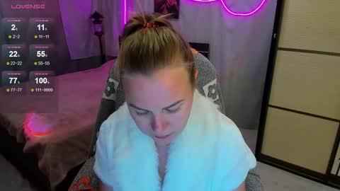 Snapshot of alice_sex_intellect chatting on October 6, 3:40 pm Alice online show from October 6, 3:40 pm