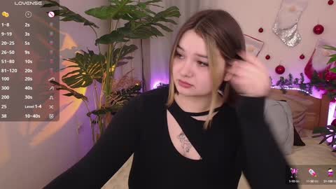 Snapshot of alice_walters chatting on January 11, 4:57 pm Alice online show from January 11, 4:57 pm