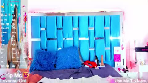 ALICE BENNET online show from September 23, 6:39 pm