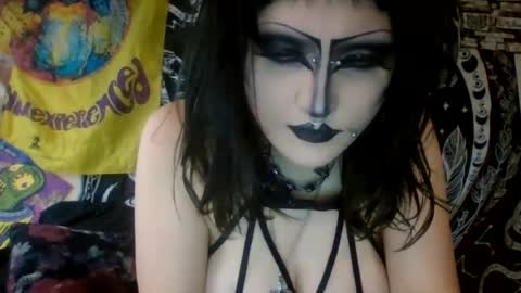 alicectomyy online show from June 11, 6:05 pm
