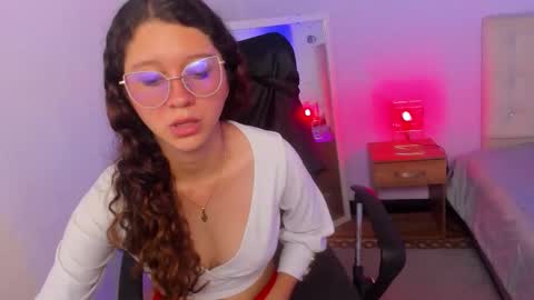 Snapshot of alicee6 chatting on October 21, 2:21 pm alice online show from October 21, 2:21 pm