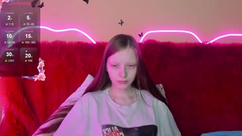 Alie online show from December 19, 1:21 am