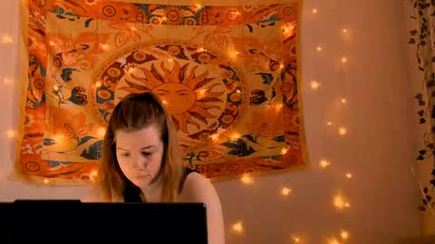 Alice online show from April 18, 6:05 am