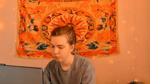 Alice online show from April 4, 5:06 am